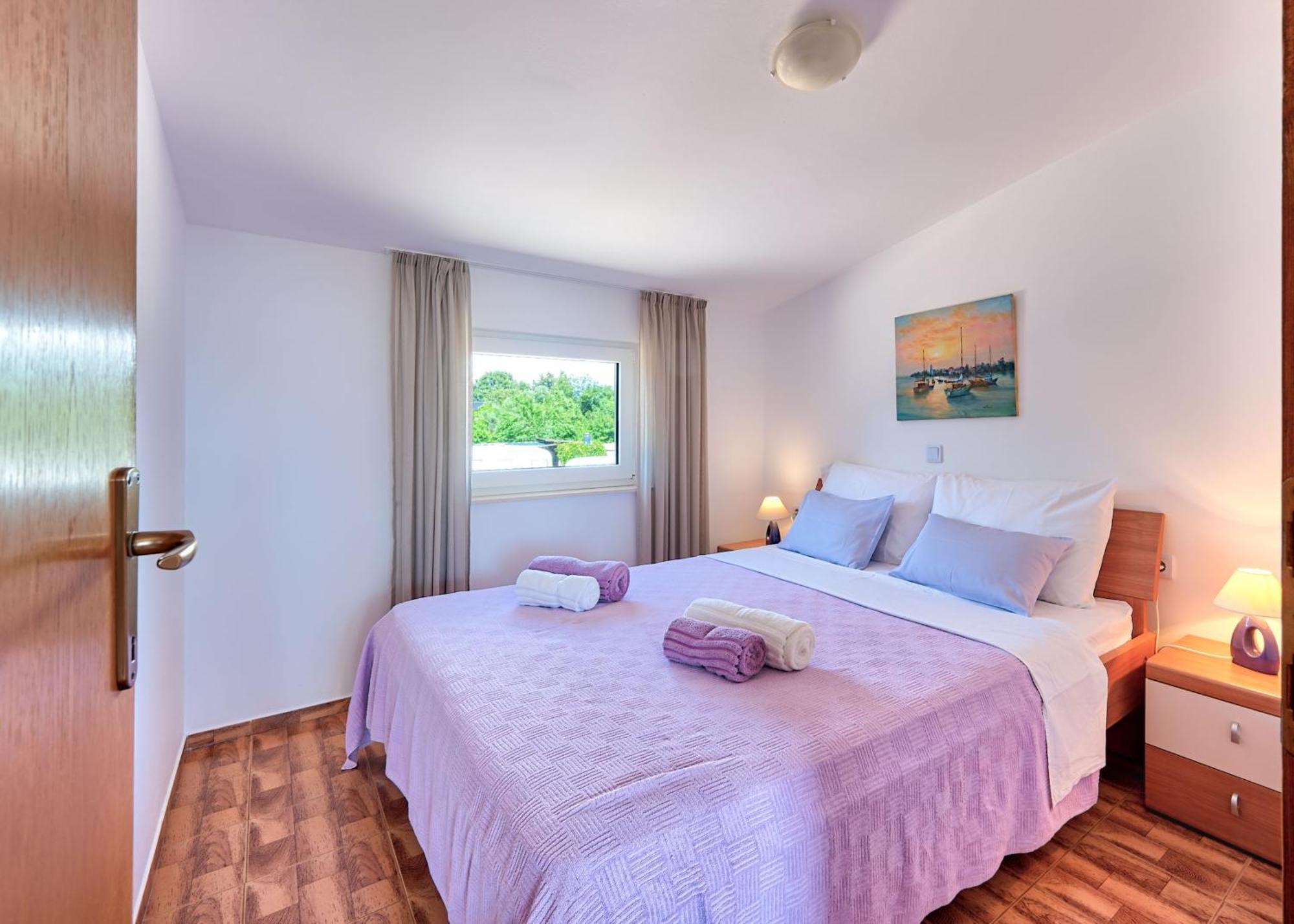 פרוי Teuta Apartments - A Beach And A Sea View מראה חיצוני תמונה