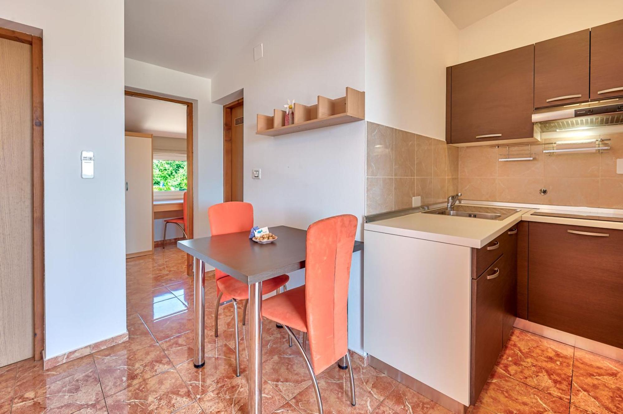 פרוי Teuta Apartments - A Beach And A Sea View מראה חיצוני תמונה